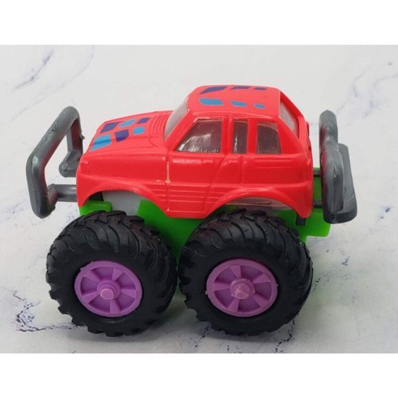 Way-Formed Toys Friction Jacked Up 4x4 Red Car and Green W/ Square Pattern Hood - Picture 3 of 7